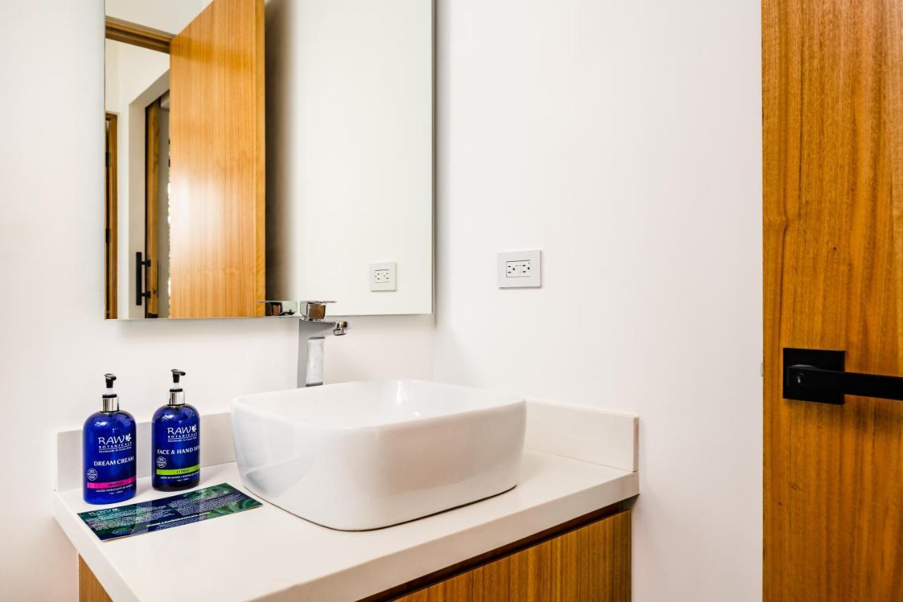 Mvillas Luxury Villas With Beach Club Access & Sauna Tamarindo Exterior photo